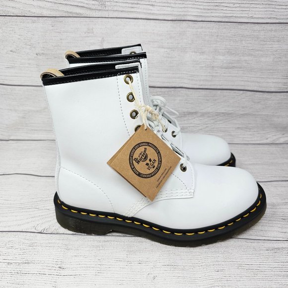 NEW! DR.‎ MARTENS VEGAN 1460 KEMBLE LACE UP BOOTS Women's Size 7 - Picture 1 of 12